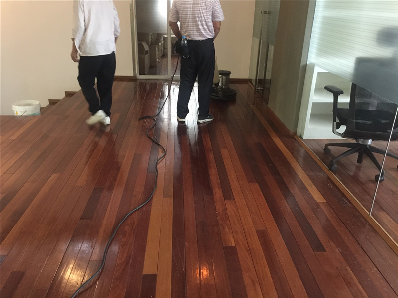 鹤岗地面清洗案例